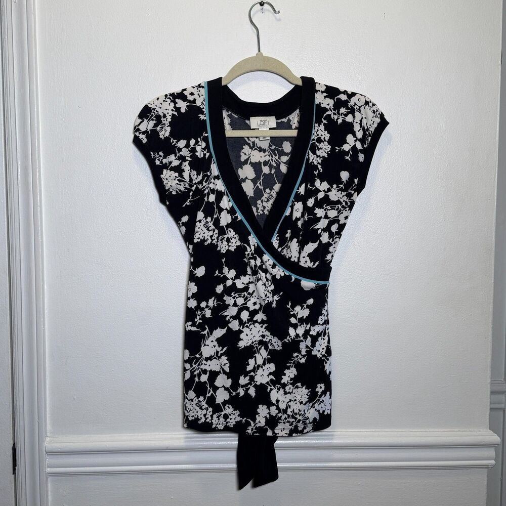 Minimalist Loft Floral Wrap Top Black White Stretch Tie Waist Blouse